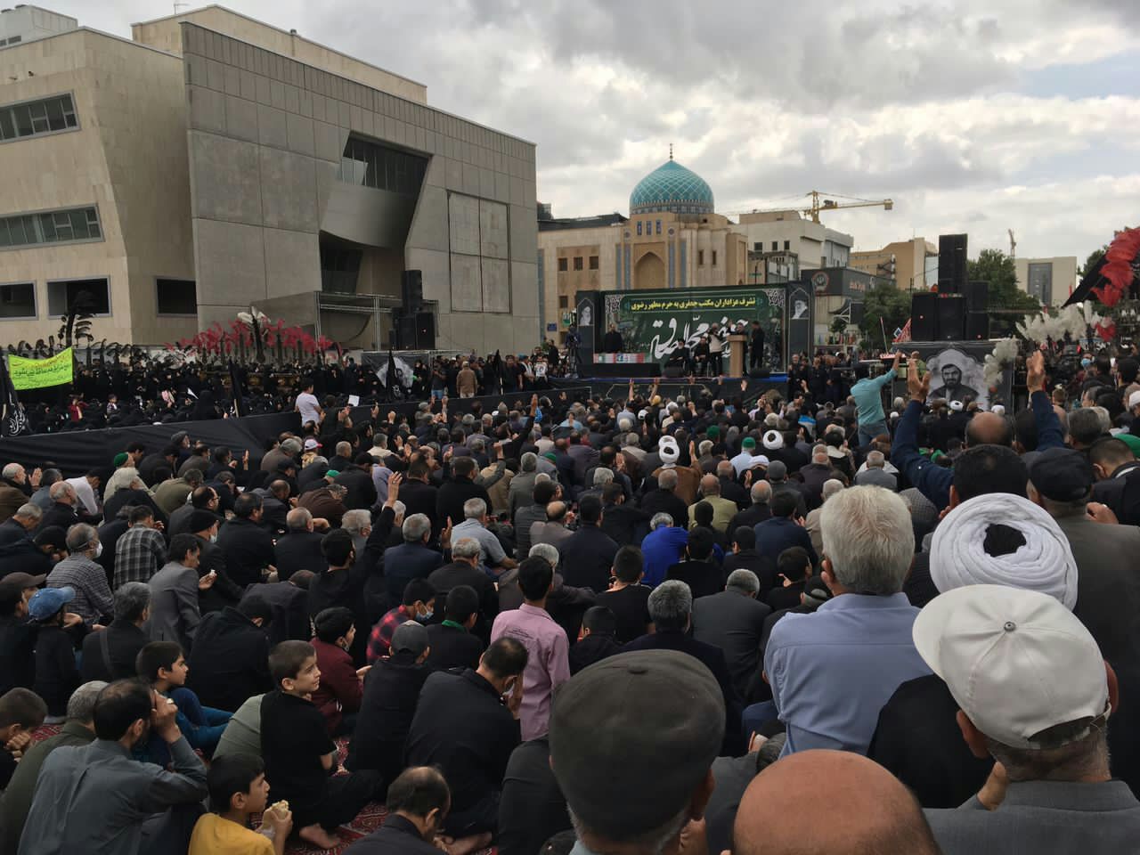 اجتماع بزرگ صادقیون در میدان شهدا مشهد