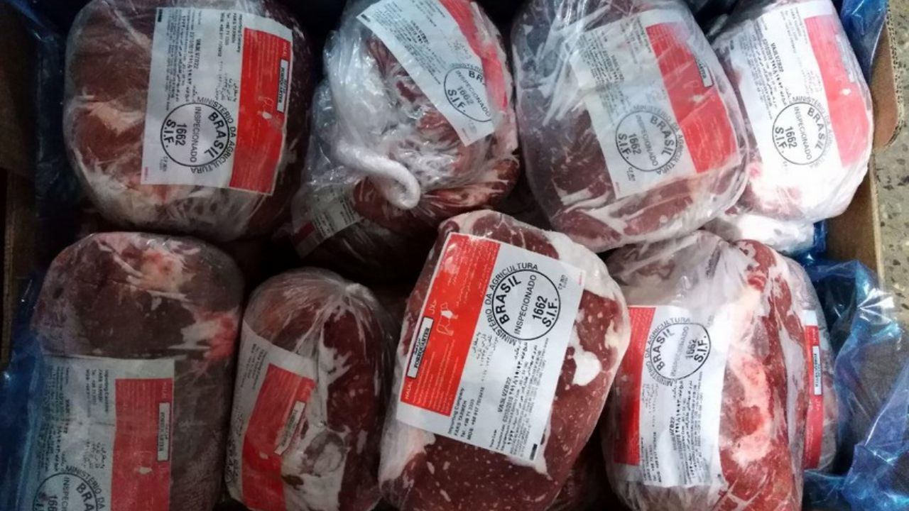 توزیع گوشت گوساله در بهبهان