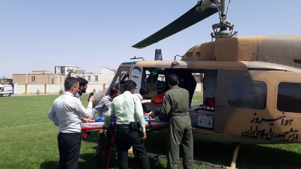 پرواز مشترک اورژانس هوایی قزوین و البرز برای نجات کودک ۳ ساله