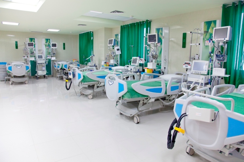 تحویل محموله 50 میلیارد ریالی تجهیزات پزشکی به بیمارستان مهاباد