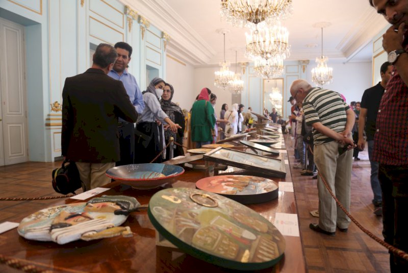 نمایشگاه «بارش بشقاب پرنده‌ها» در کاخ نیاوران