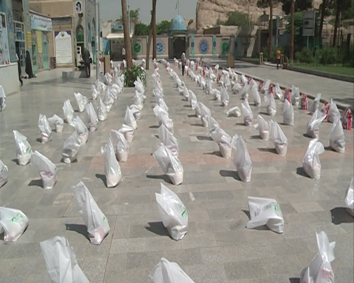 اهدا ۴۰۰ بسته کمک معیشتی و۷ سری جهیزیه به نیازمندان کرمانی