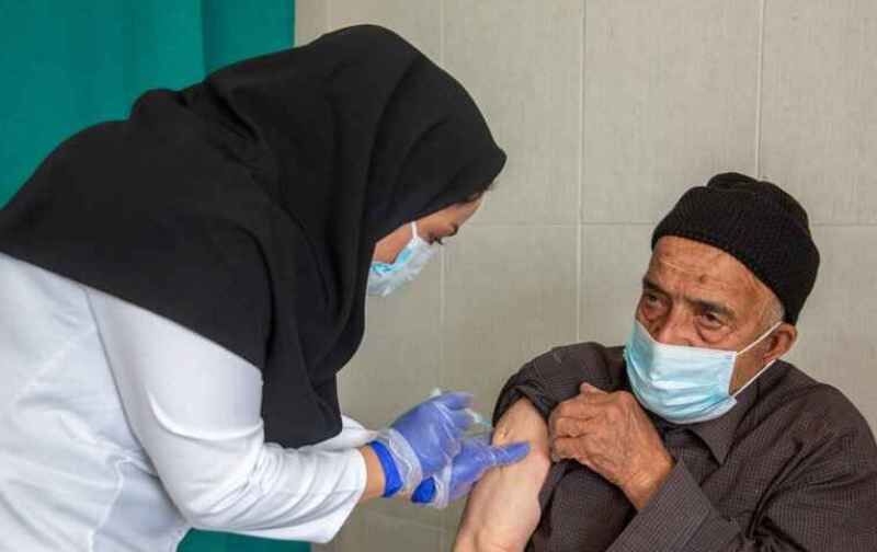 تداوم واکسیناسیون کرونا در سراسر آذربایجان شرقی