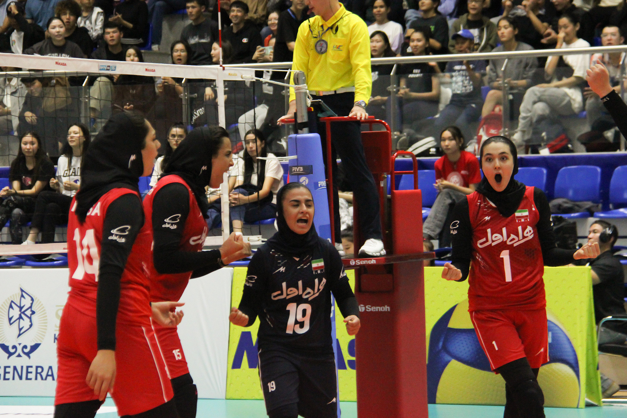 پیروزی دختران جوان ملی‌پوشان والیبال ایران برابر قزاقستان