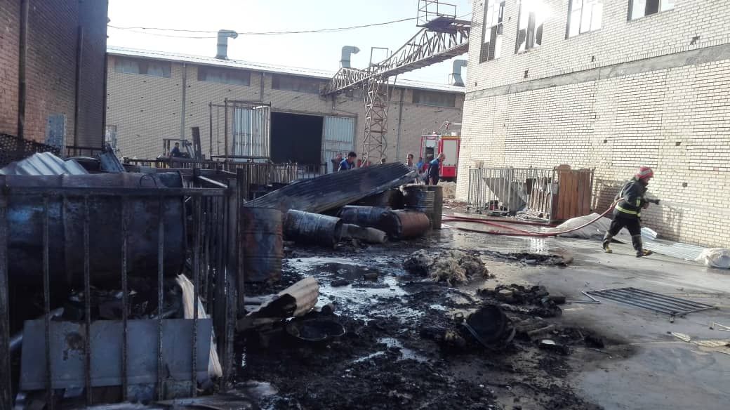 مهار آتش سوزی در کارخانه روغن نباتی با تلاش آتش نشانان نیشابوری