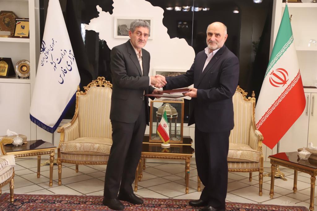 انعقاد تفاهم نامه همکاری مشترک استانداران فارس و بوشهر