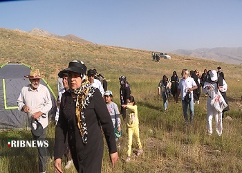 پیاده روی خانوادگی در فیروزکوه