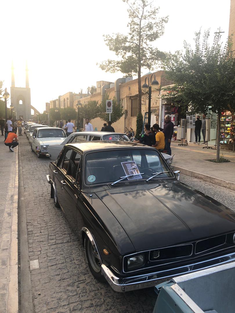 رژه خودروهای کلاسیک و موتورسنگین در یزد