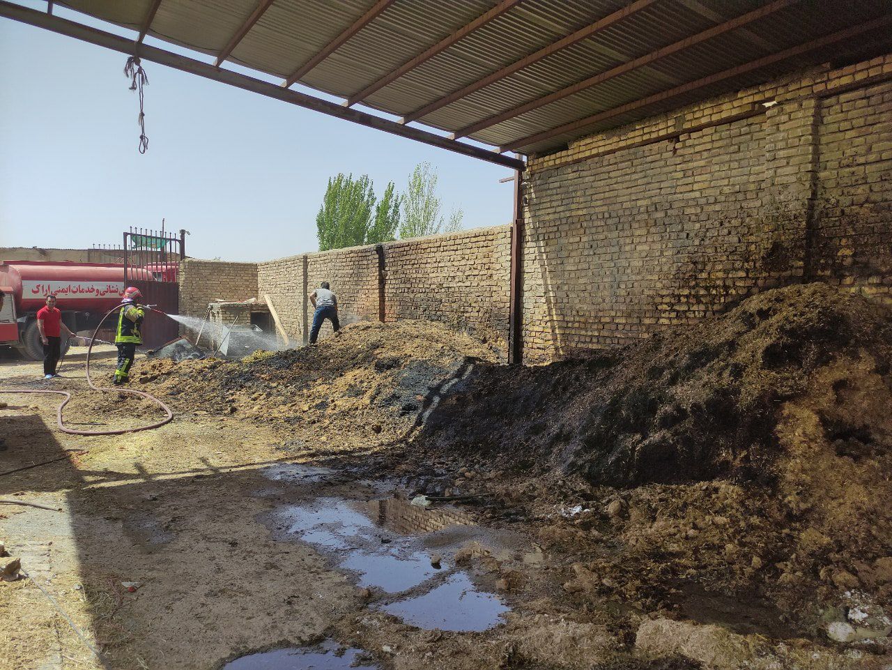 بروز آتش سوزی در یک انبار علوفه در روستای مرزیجران