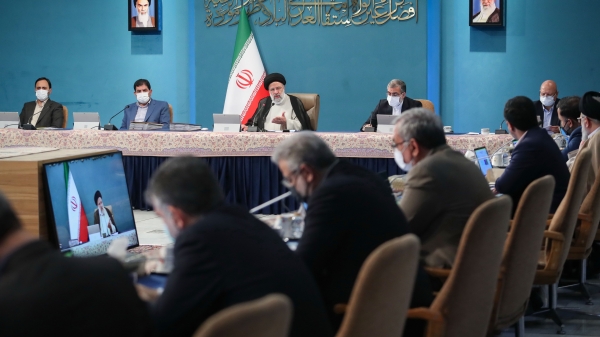 ایران از مواضع به حق و منطقی خود عقب نشینی نمی‌کند