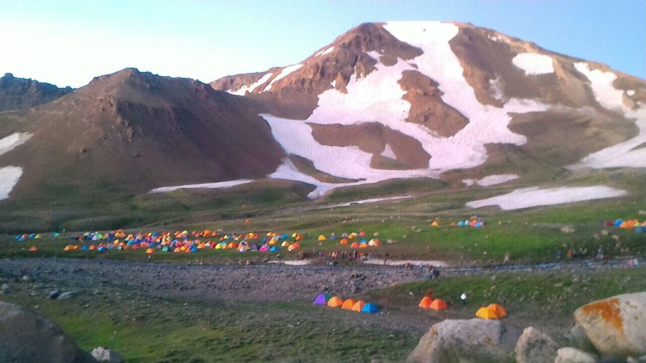 صعود کوهنوردان شیراز به دومین قله بلند ایران