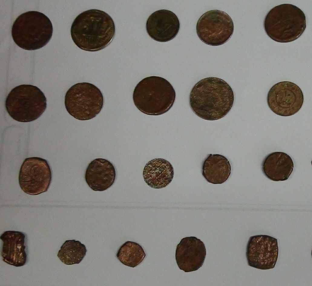 کشف سکه‌های نقره و مس در کرمان