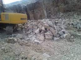 استخراج ۵۰۴ هزار تن سنگ در شهرستان هفتکل