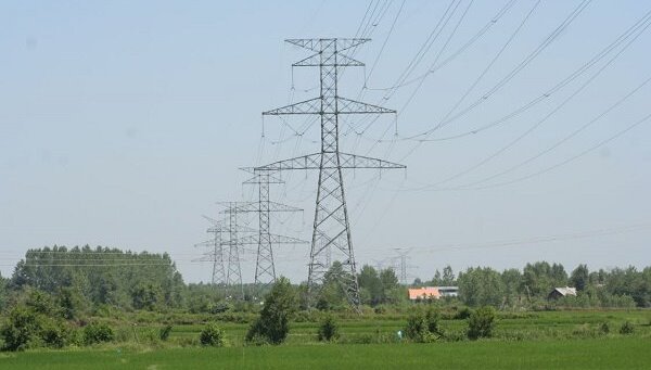 نصب بیش از ۳۰۰ کیلومتر شبکه خطوط انتقال برق در گیلان