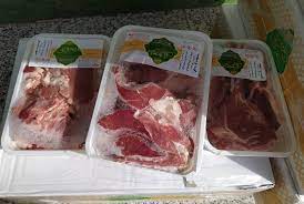 توزیع یک هزار و ۲۰۰ بسته گوشت قربانی بین کانون‌های مساجد