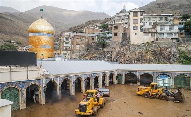 اقدام به‌موقع خادمان آستان مقدس امامزاده داوود در سیل اخیر