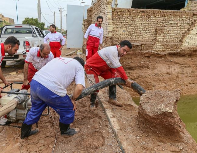 امدادرسانی هلال احمر به ۲۶۰۰ سیل زده در یزد