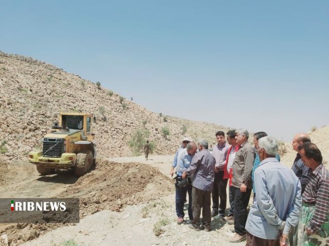 بازگشایی راه ارتباطی مناطق سیل زده عشایر چرام