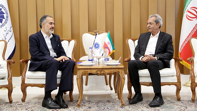 دیدار رئیس اتاق ایران در دیدار با سفیر جدید ایران در داکا