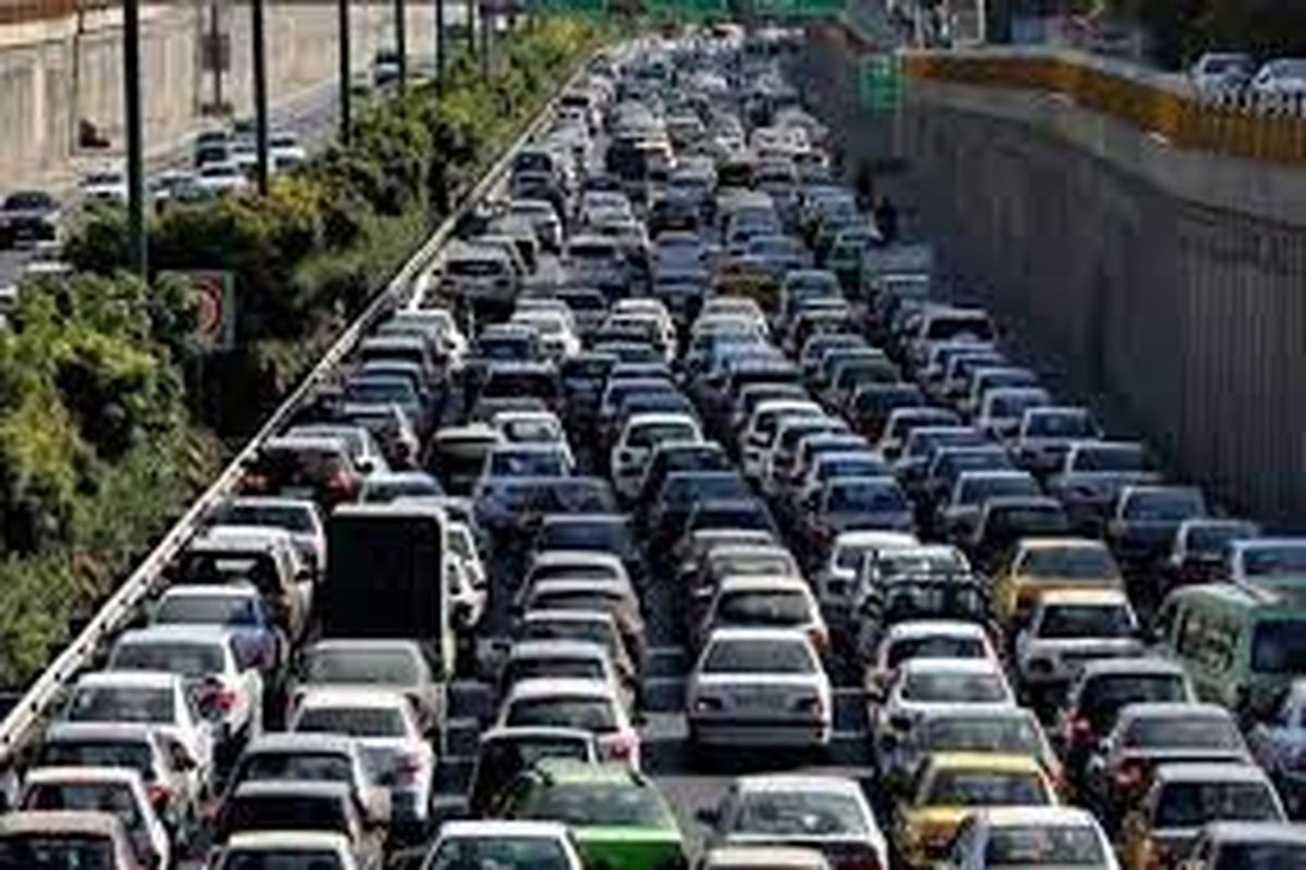وضعیت ترافیکی معابر بزرگراهی تهران، یکشنبه ۳۰ مرداد ۱۴۰۱تقاطع‌ها و معابر و میادین شهر تهران به منظور روان سازی و کنترل ترافیک حضور دارند.
