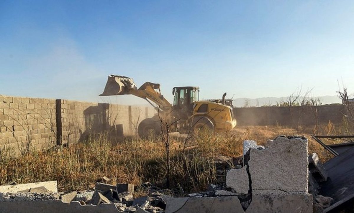 رفع تصرف بیش از ۱۱ هزار متر مربع از زمین‌های ملی در قشم