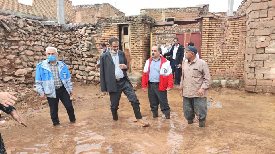 بازدید استاندار از روستای سیل زده بارده