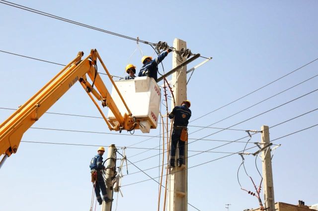افتتاح ۱۶۹ طرح برق رسانی هفته دولت در خوزستان