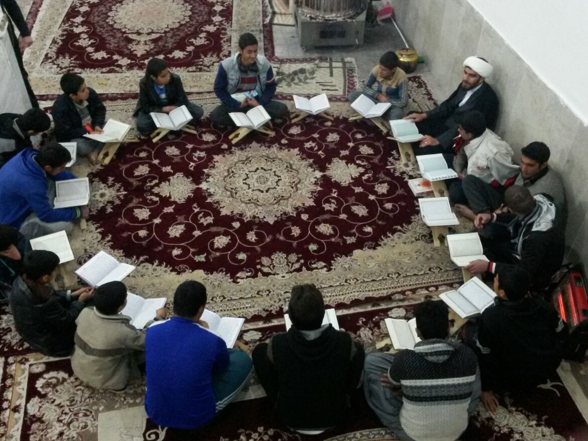 تجهیز مساجد به امکانات نوین آموزشی باعث جذب جوانان می‌شود