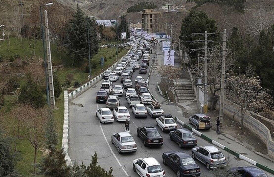 ترافیک صبحگاهی نیمه سنگین در جاده کرج-چالوس