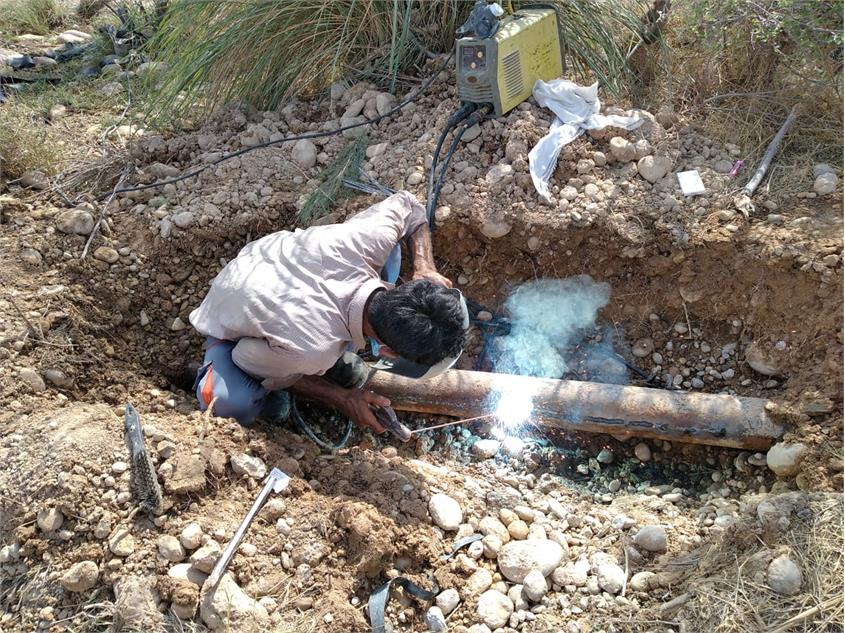 تعمیر خط انتقال آبرسانی روستای گرمز علیا بهبهان