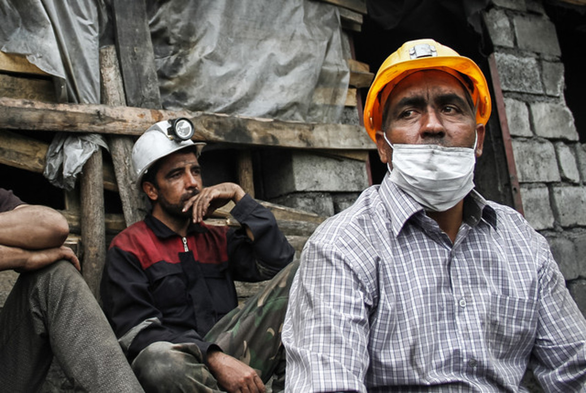 بیکارشدن کارگران معدن سنگ به دلیل حضور کارگران غیرقانونی