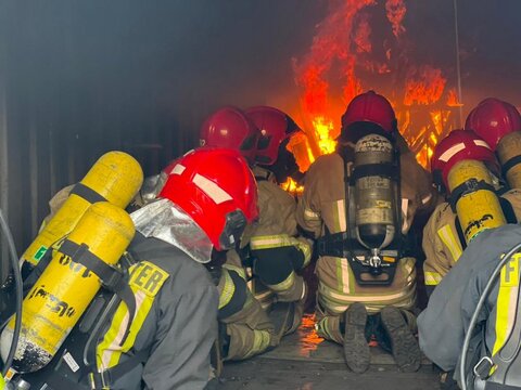 شرکت آتش نشانان مشهدی در دوره آموزشی رفتارشناسی حریق