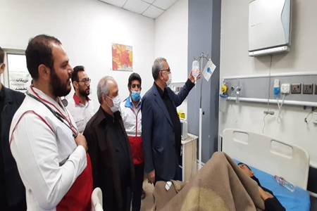 وزیر بهداشت از درمانگاه «امل» در مسیر نجف به کربلا بازدید کرد