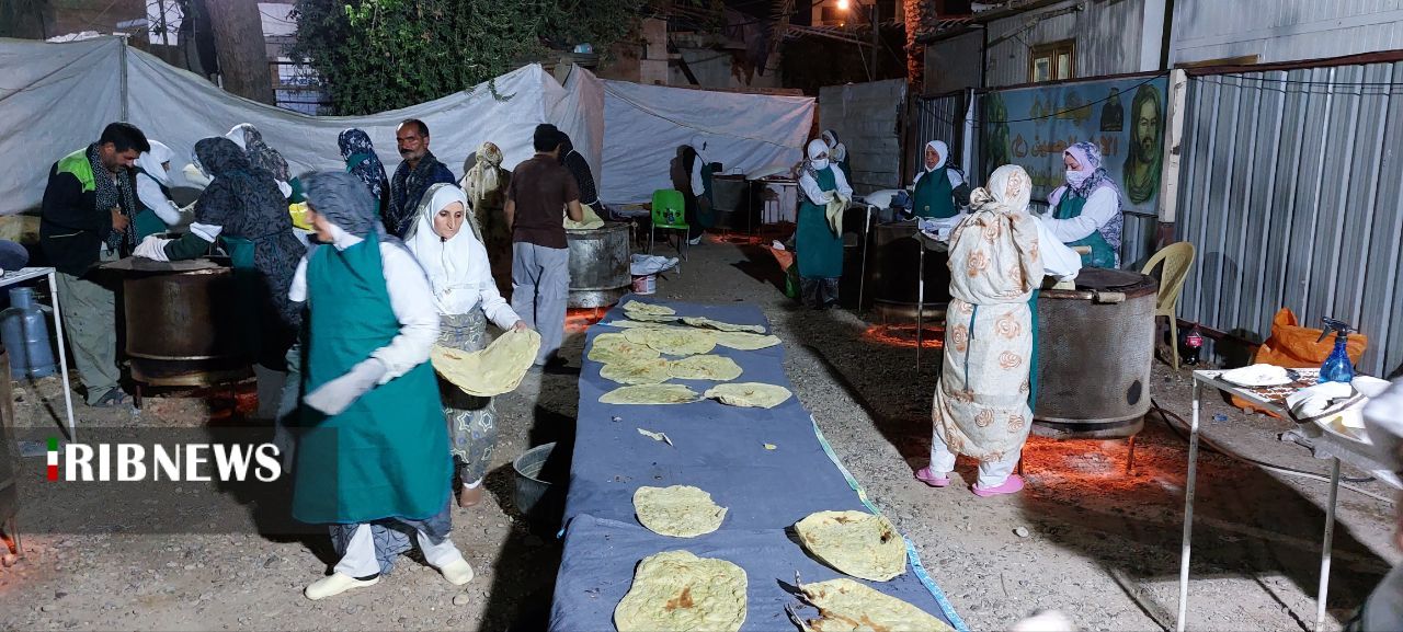 توزیع  روزانه  ۶ هزار قرص نان توسط خادمان موکب حضرت زینب (س)  آیسک به زائران حسینی در کاظمین 