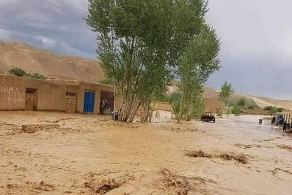 سایه‌ی سیل بر سر روستای درب باغ زردین