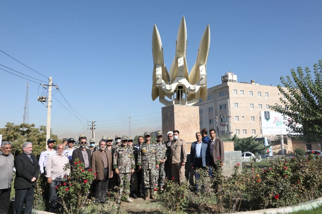 رونمایی از پیش ساز (ماکت) موشک شلمچه در میدان شهدای پدافند هوایی