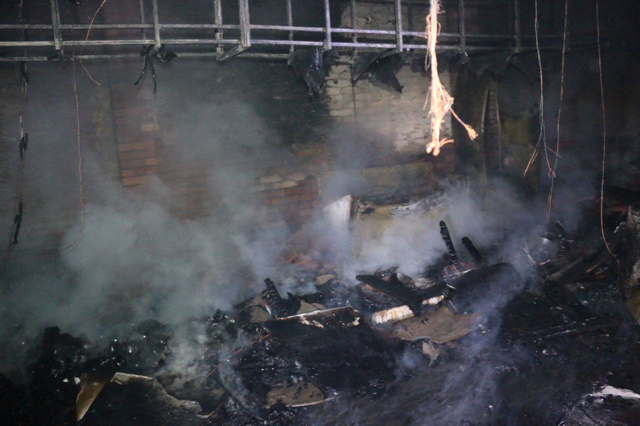 مهار آتش سوزی یک کافه رستوران در رشت