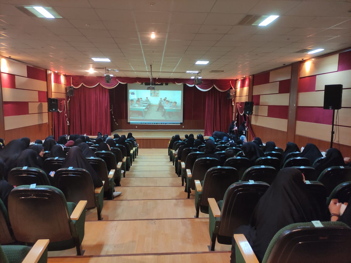 استقبال از اکران مردمی فیلم «هِناس» در کتابخانه فاضلین نراقی شهر نراق