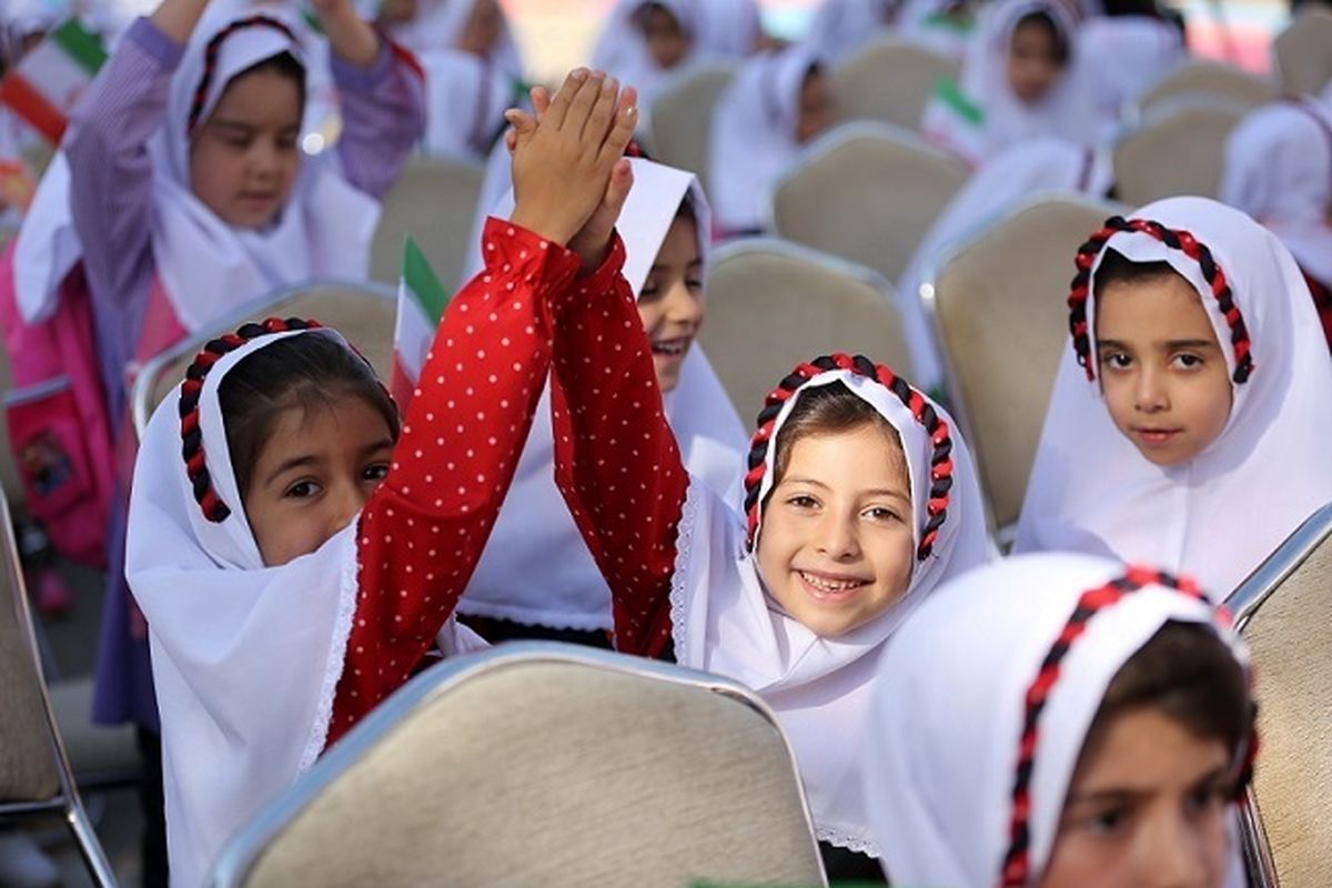۱۳۱ هزار دانش آموز استان سمنان به مدرسه رفتند