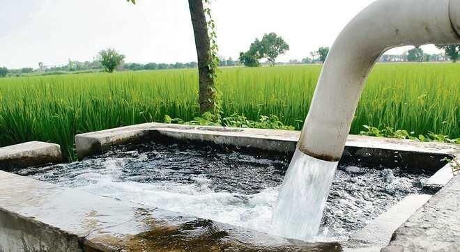 تحویل حجمی آب به کشاورزان اردبیل کلید خورد