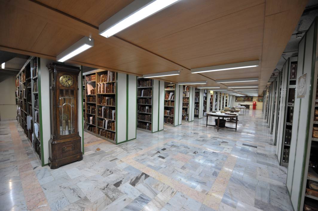 نگهداری بیش از ۵۰۰ نسخۀ خطی با موضوع مهدویت در کتابخانه مرکزی آستان قدس رضوی