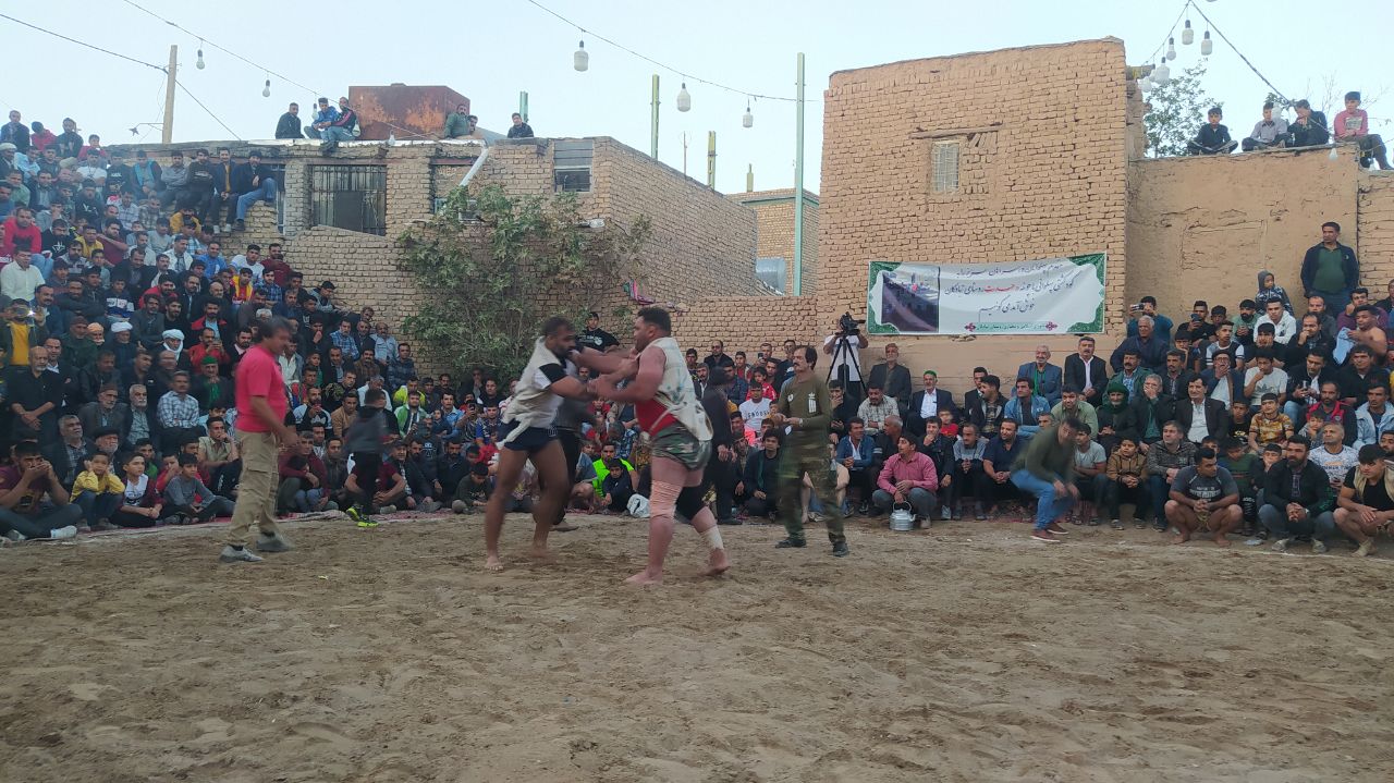 برگزاری مسابقات کشتی با چوخه با حضور ورزشکاران شیعه و سنی