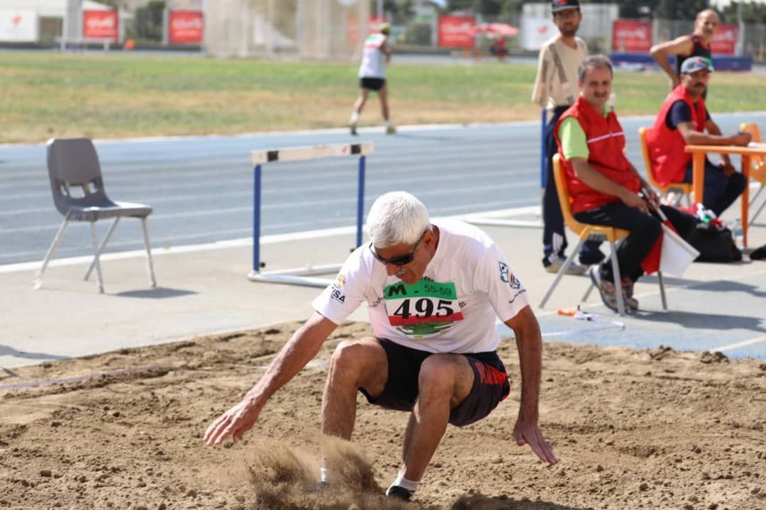 ورزشکار جهرمی برسکوی دوم مسابقات دو و میدانی پیشکسوتان کشور