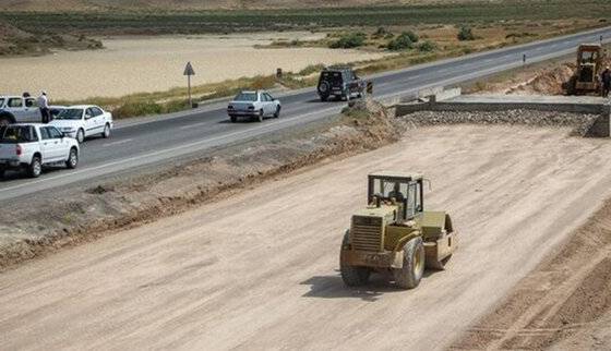 اصلاح ۱۷۰۰ کیلومتر از افتادگی شانه راه‌های استان اردبیل