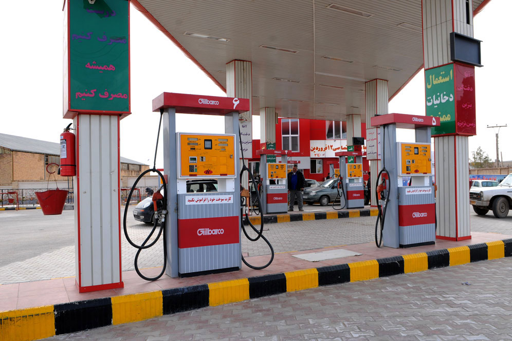 انتقاد از توزیع نشدن بنزین یورو ۴ و سوپر در خوزستان