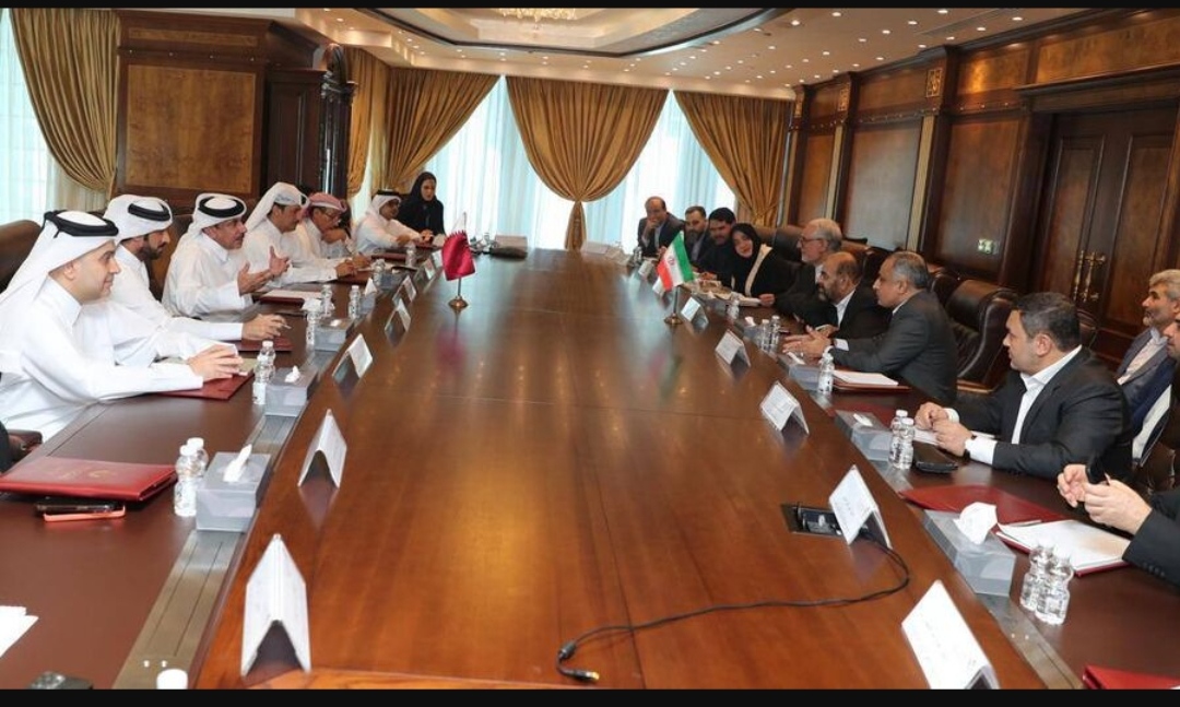 وزیر راه و شهرسازی در راس هیئتی وارد قطر شد
