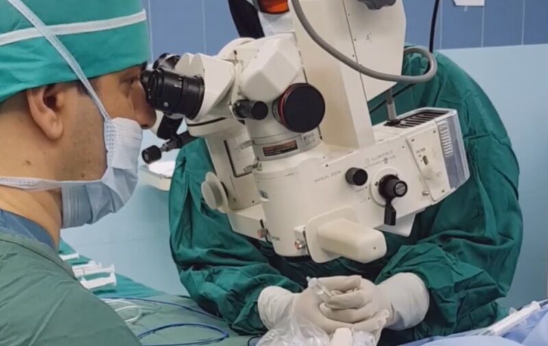 تجهیز مرکز درمانی شهدای خلیج‌فارس بوشهر به میکروسکوپ چشمی