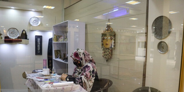 گشایش نمایشگاه صنایع دستی و تولیدات دانشگاهیان در شیراز