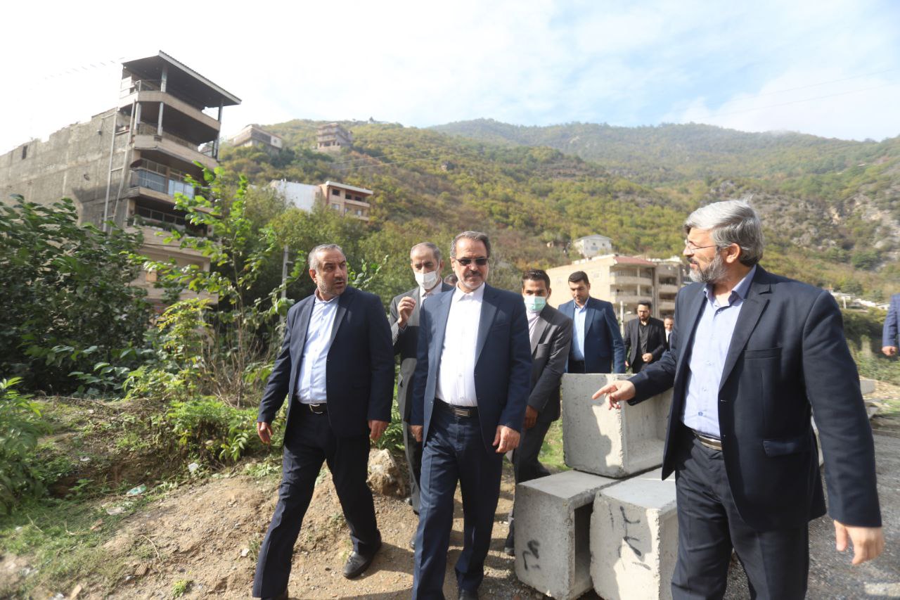 بازدید رئیس سازمان بازرسی از ساخت و سازهای غیرمجاز روستای زیارت/ خدائیان: چطور یک ساختمان چند طبقه در جنگل ساخته می شود؟