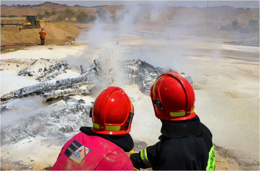 مهار آتش‌سوزی جزئی در کانال روباز بندر صادراتی ماهشهر